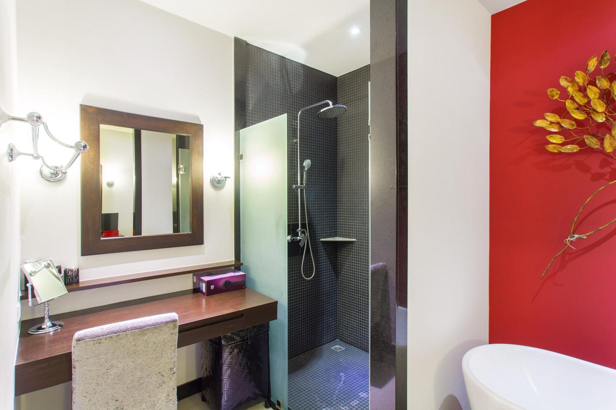 Vila Stylish 3br Pool Onyx H4, Gated Residence, Near Rawai & Naiharn Ban Saiyuan